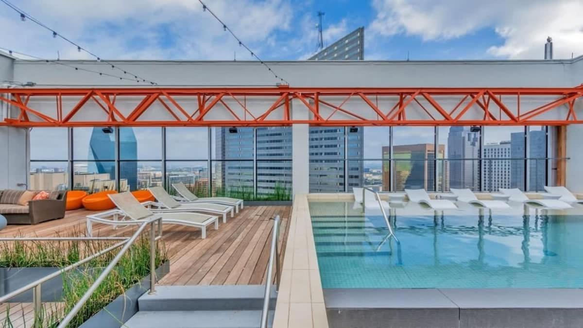 26Th Fl Bold Cozysuites With Pool, Gym Даллас Экстерьер фото